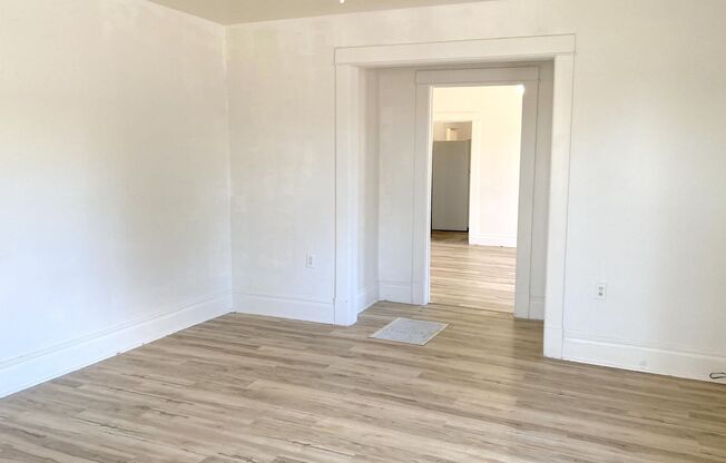 1 bed, 1 bath, $500, Unit 128 E 5th