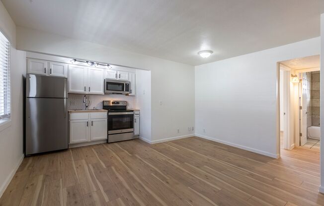 4644-4648 Cuming Street - Newly Remodeled 1 Bedroom apartments with high end finishes!!!!