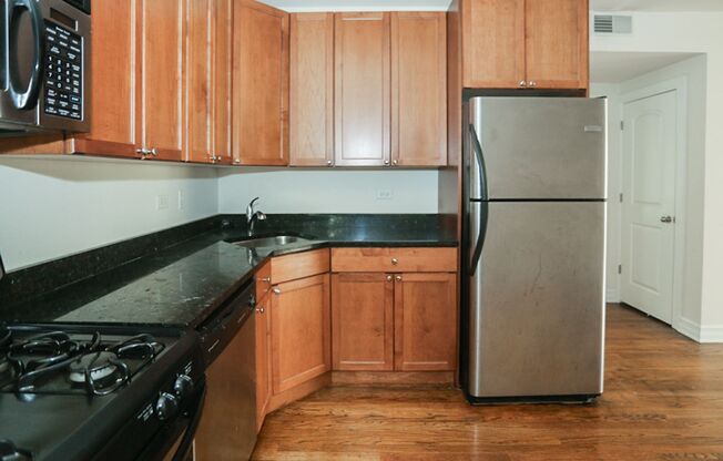 2 beds, 1 bath, 854 sqft, $2,750, Unit 3816S-1E