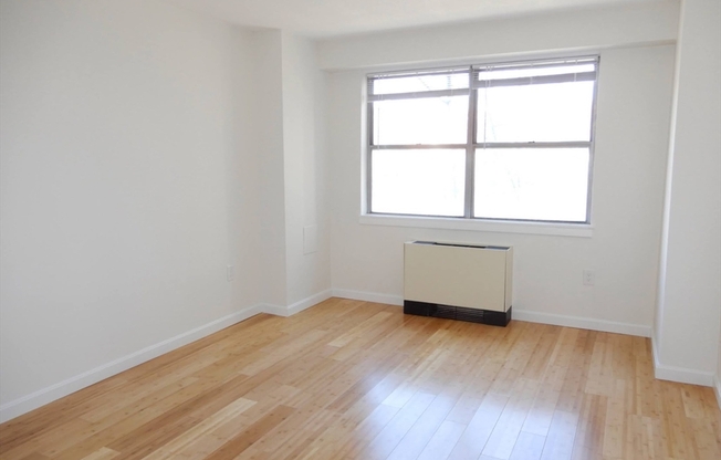1 bed, 1 bath, 850 sqft, $3,300, Unit 6J