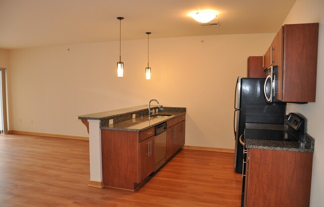 1 bed, 1.5 baths, 1,050 sqft, $1,975, Unit 307