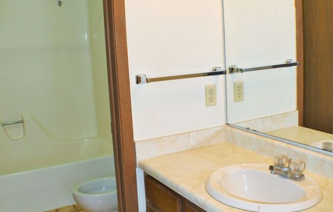 2 beds, 2 baths, 750 sqft, $1,195, Unit #05