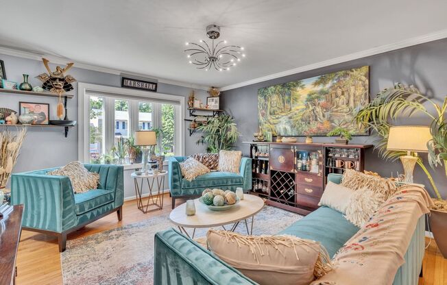 Modern 4 BR Colonial Retreat in River Bend Estates