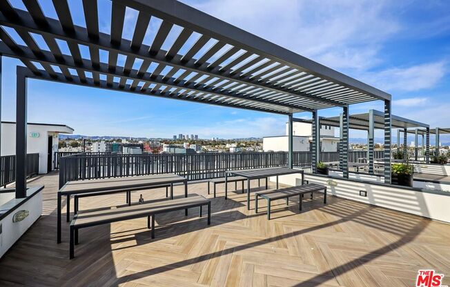 1 bed, 1 bath, 500 sqft, $2,595, Unit 300