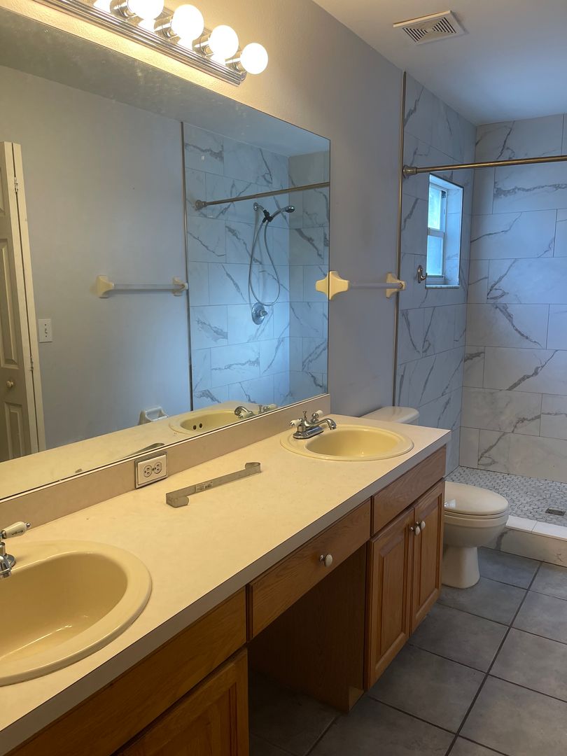 Quick Move in at this Brandon Home for Rent