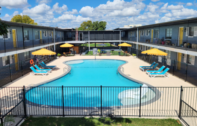 123 E RAMPART