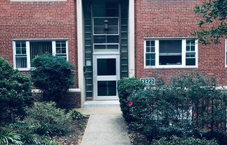 Exceptional Location 1 Bedroom 1 Bathroom Condo Newly remodeled