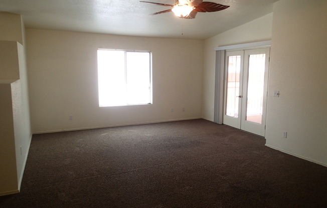 3 beds, 2 baths, $1,350