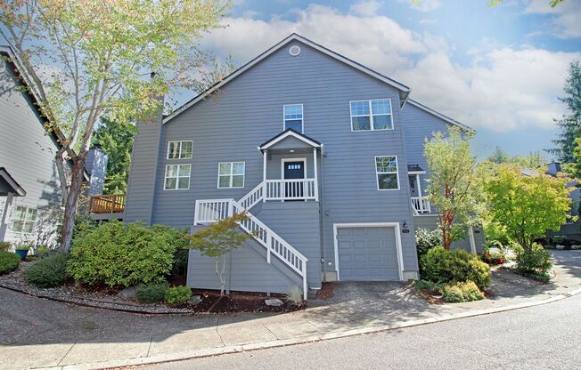 Contemporary 2 Bed/2 Bath NW Portland Heights Home