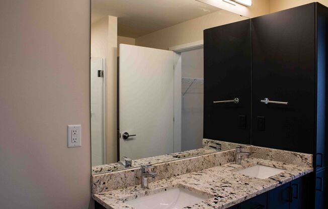2 beds, 1 bath, 983 sqft, $3,000, Unit 213