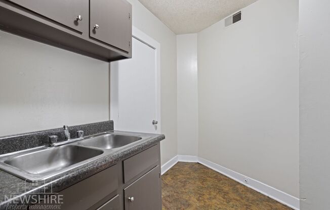 1 bed, 1 bath, 600 sqft, $895, Unit 305- Income Restricted 80% AMI