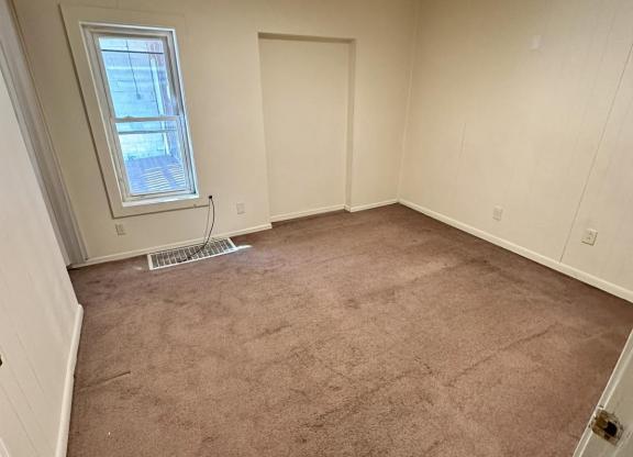 2 beds, 1 bath, $1,150