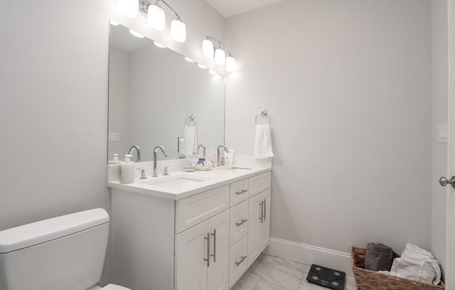 1 bed, 1.5 baths, 938 sqft, $4,300, Unit 16