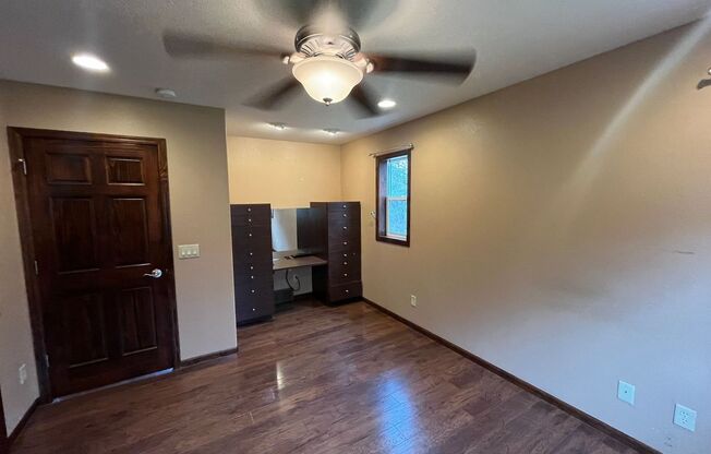 3 beds, 2 baths, 1,400 sqft, $1,895, Unit #A