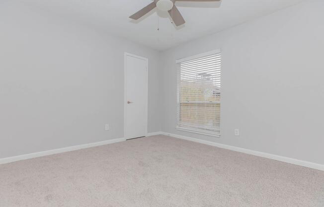 3 beds, 2 baths, 1,389 sqft, $1,725