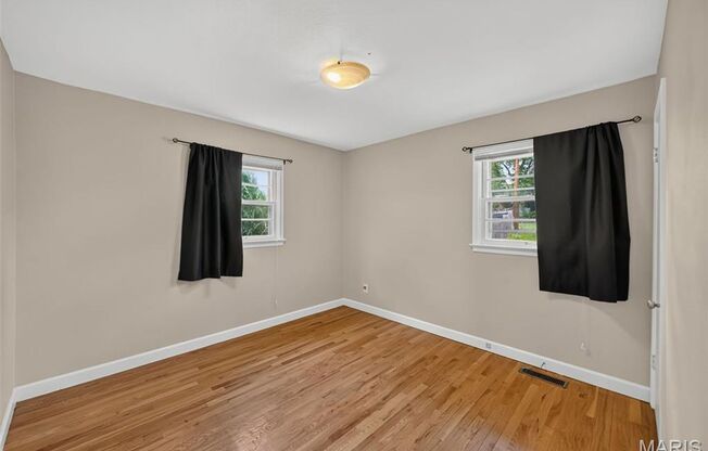 3 beds, 1 bath, 1,292 sqft, $1,900, Unit Barton Place- 45