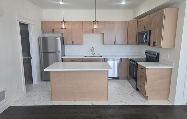 1 bed, 1 bath, 550 sqft, $1,600, Unit 201