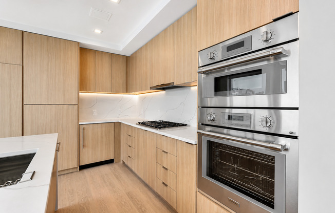 3 beds, 2 baths, 1,487 sqft, $6,995, Unit PH901