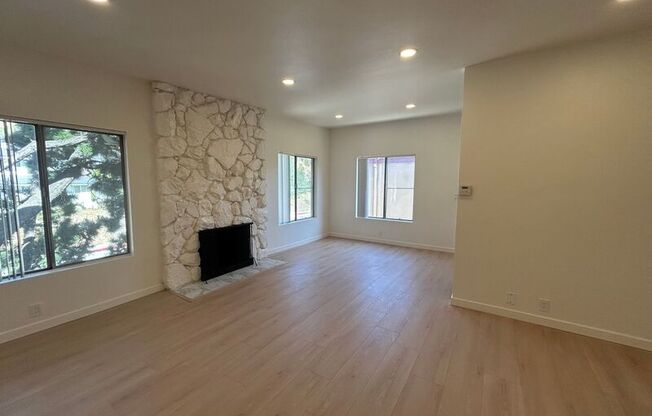 2211 N VERDUGO RD
