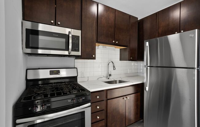 Studio, 1 bath, 412 sqft, $1,550, Unit 204