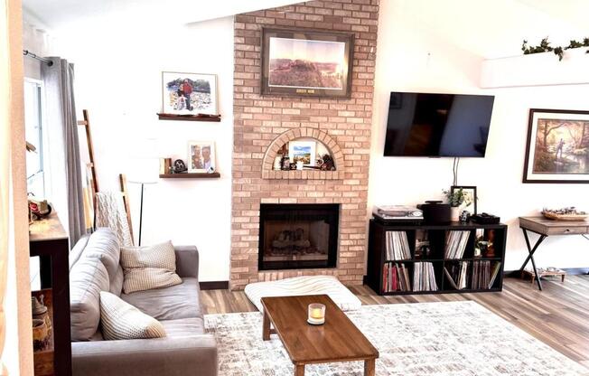 431 ACKERMAN LN