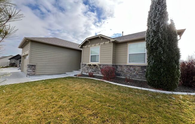 Beautiful 3 Bed 2 Bath just off Greenhurst and Midland in Nampa