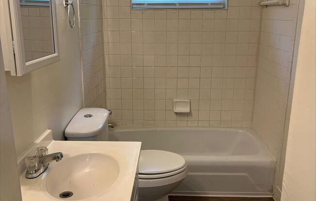 1 bed, 1 bath, 570 sqft, $875, Unit 2007-8