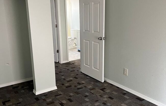 710 S 13th Ave