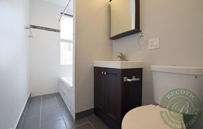 2 beds, 1 bath, 700 sqft, $2,700, Unit 801