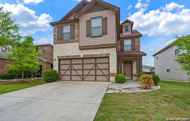 Exquisite Two-Story Rental Home with Loft and HOA Amenities