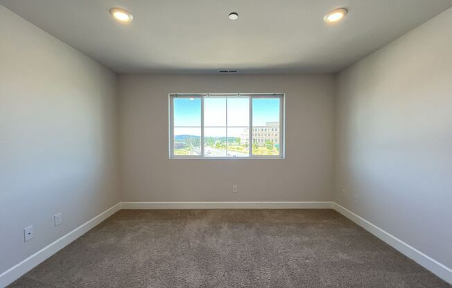4 beds, 3.5 baths, $2,995
