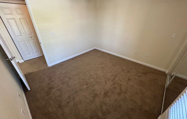 2 BEDROOM / 2 FULL BATHROOMS LOCATES ON JONES BLVD