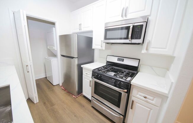 2 beds, 2 baths, $3,250, Unit 107