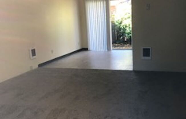 3 beds, 1 bath, 906 sqft, $1,849, Unit 15