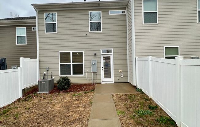 3 beds, 2.5 baths, $2,395