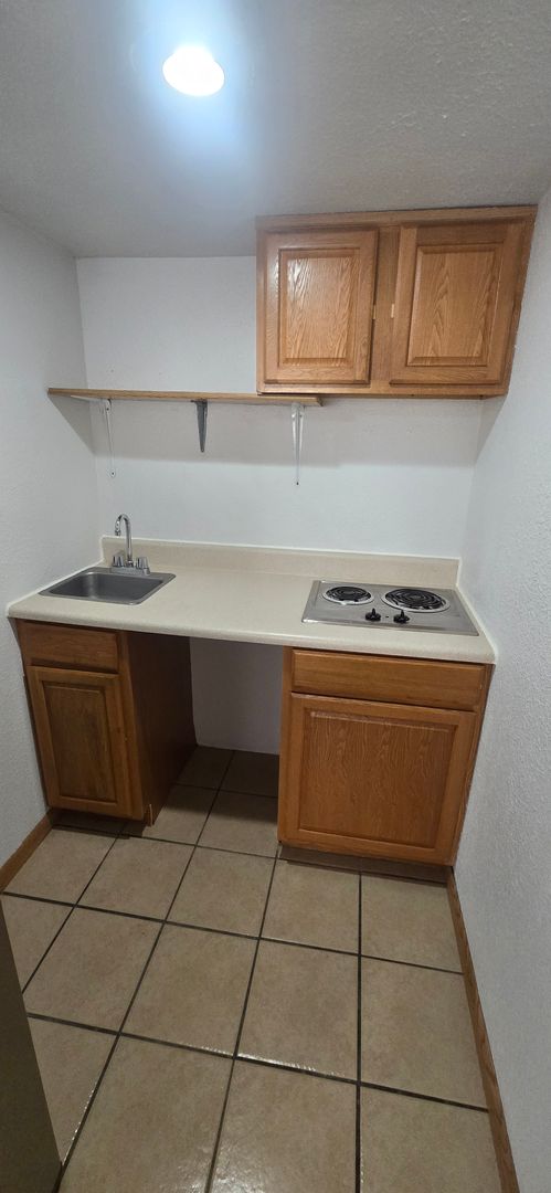 1 bed, 1 bath, $615