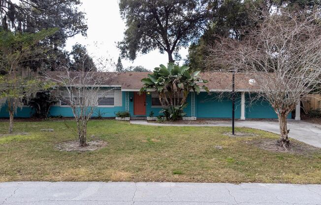 Cute 3/2 House with 2-Car Garage near Lake Underhill/Downtown Orlando