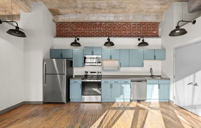 1 bed, 1 bath, 1,250 sqft, $1,375, Unit 301