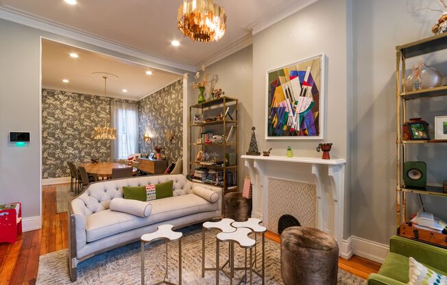 5 Bedroom Townhouse in Spruce Hill