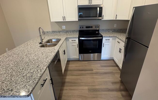 2 beds, 1 bath, 950 sqft, $1,000, Unit 114