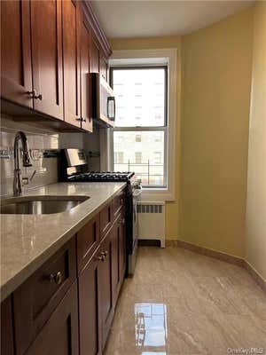 1 bed, 1 bath, 800 sqft, $1,800, Unit 3C