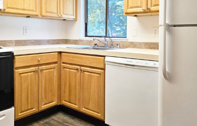 3 beds, 2 baths, 1,553 sqft, $2,300, Unit C-260