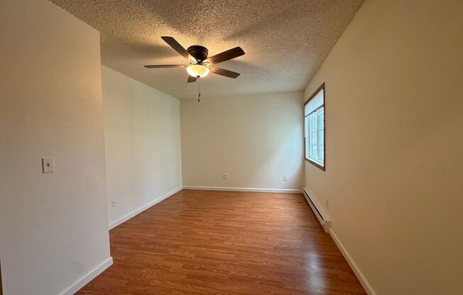 2 beds, 1 bath, 800 sqft, $1,450, Unit 3702 #2