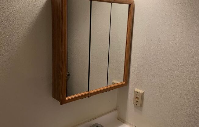 Studio, 1 bath, 325 sqft, $525, Unit 1929-29