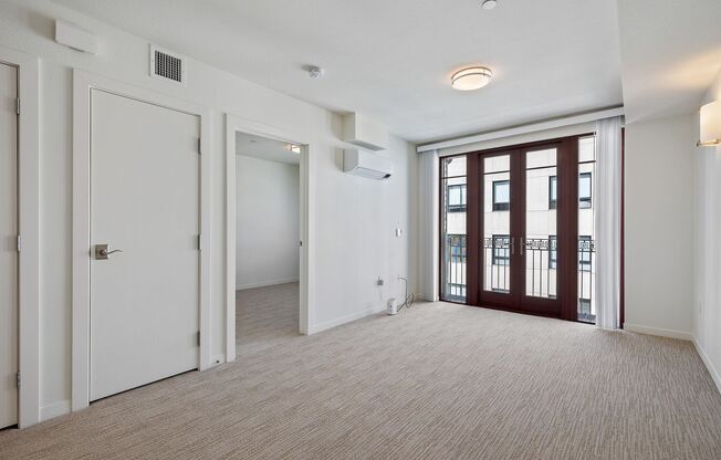 1p685 - 2072 Addison St.