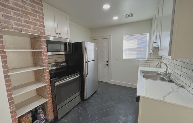 2 beds, 1 bath, $1,195