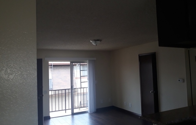 2 beds, 1 bath, 760 sqft, $2,195, Unit A8