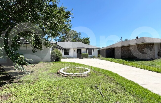 1520 ARMSTRONG DR