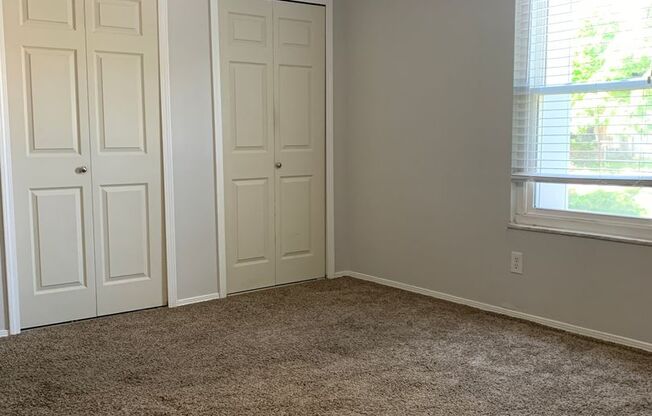 2 beds, 1 bath, 900 sqft, $1,095, Unit 3701 #3