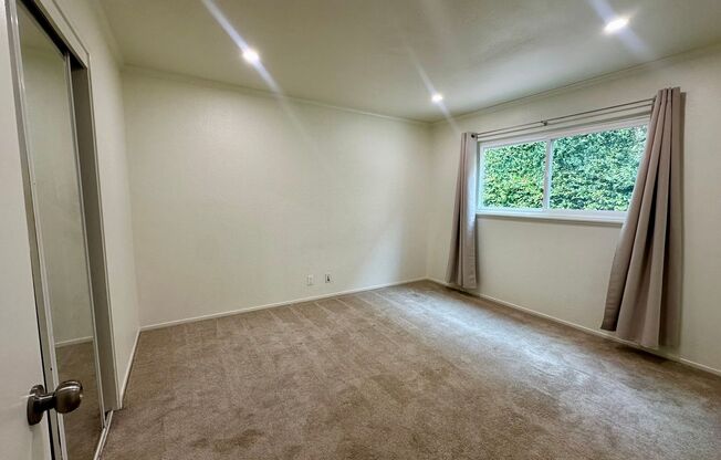Bright Castro Valley 2 Bedroom 1 Bath!
